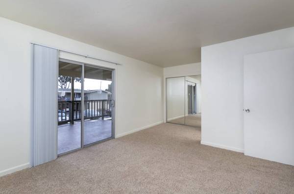 3BR/2BA Townhouse on Casa De Campo Way · San Mateo photo 4