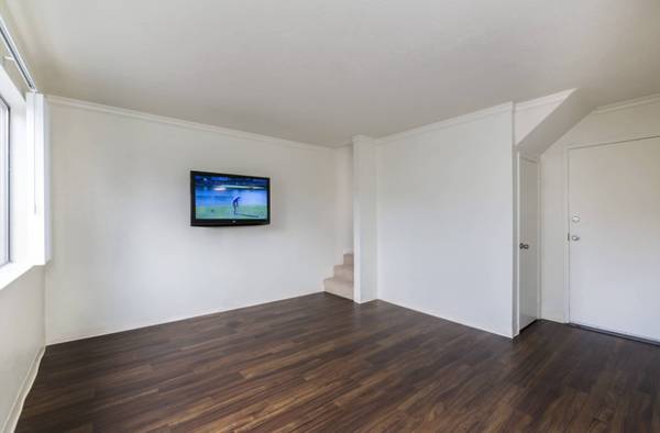 Townhouses on Casa De Campo Way · San Mateo photo 3
