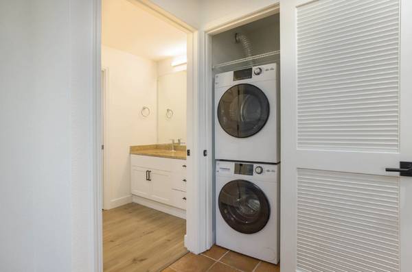 Apartments on Foster City Blvd · San Mateo photo 5