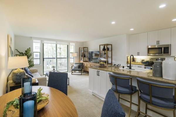 Apartments on Foster City Blvd · San Mateo photo 2