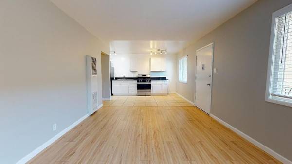 Apartments on Kingston Ave · Oakland photo 2