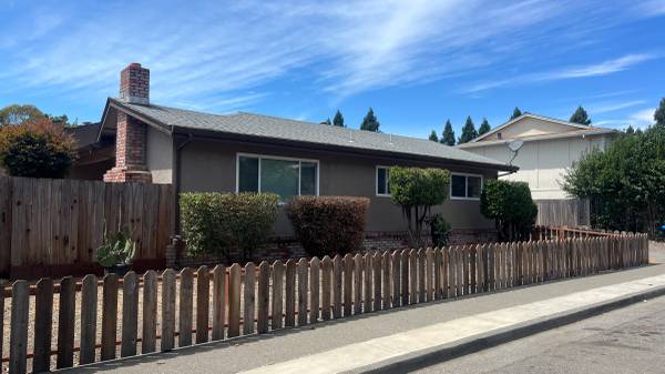 2BR/1BA Duplex on Herbert · Santa Rosa