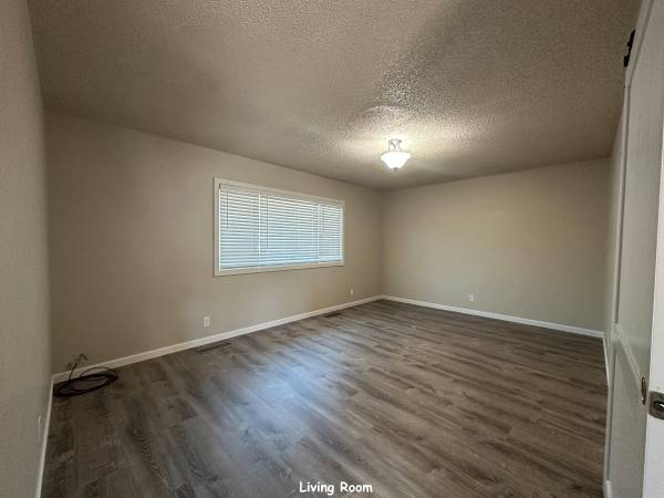 2BR/1BA Duplex on Herbert · Santa Rosa photo 3