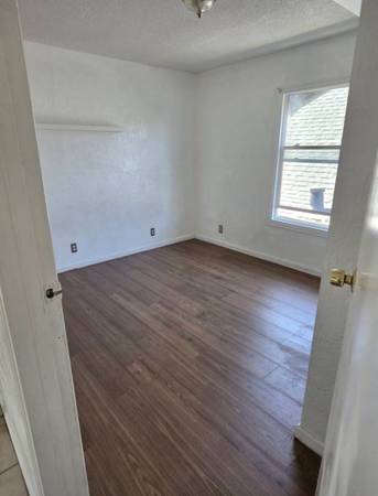 3BR/1BA Apartment · Oakland photo 2