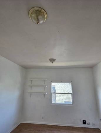 3BR/1BA Apartment · Oakland photo 4