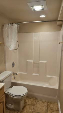 2BR/2BA In Law Adu on Gravatt Dr · Berkeley photo 4