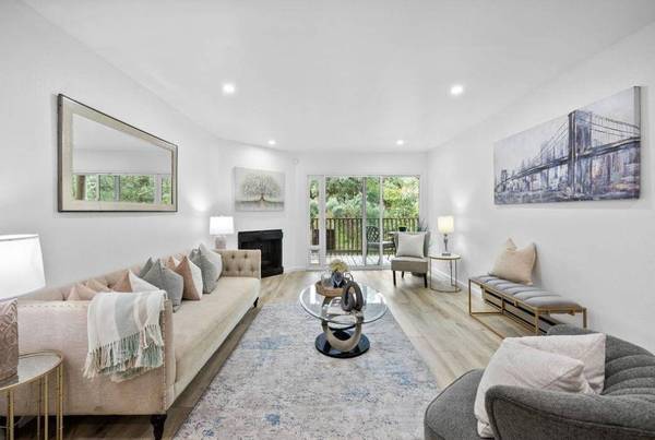 This Charming 1-bedroom, 1-bathroom Condo photo 3