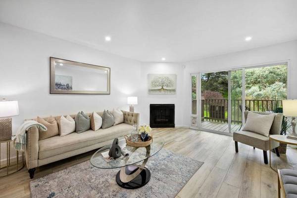 This Charming 1-bedroom, 1-bathroom Condo photo 2