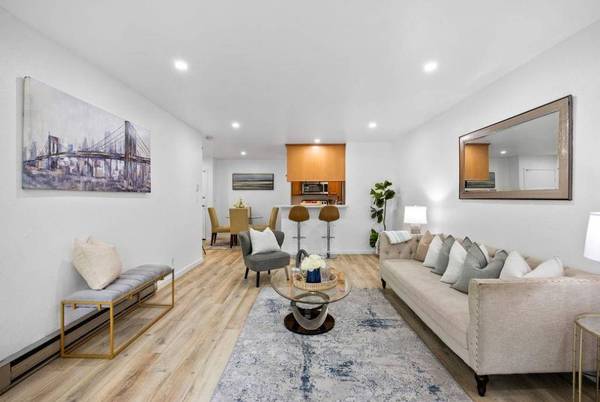 This Charming 1-bedroom, 1-bathroom Condo photo 4