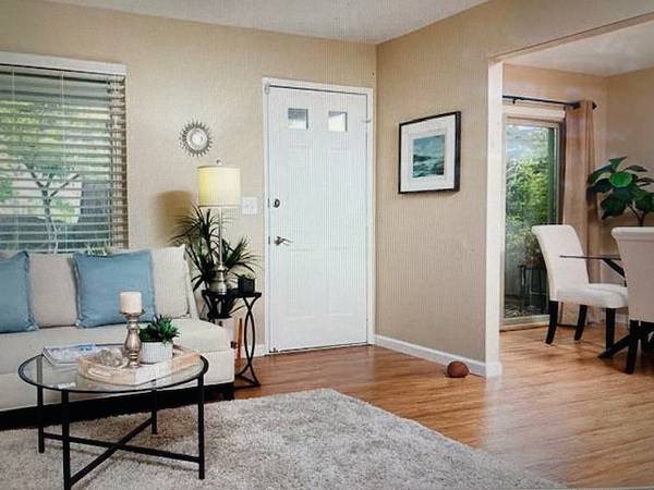 3BR/2BA Condo · Capitola photo 4