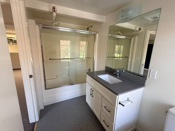 2BR/1BA Loft on 61st Street · Emeryville photo 5