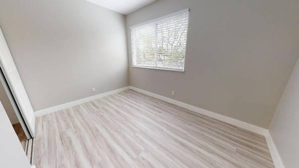 Apartments on Kingston Ave · Oakland photo 3