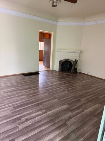 2BR/1BA Apartment · Oakland photo 2