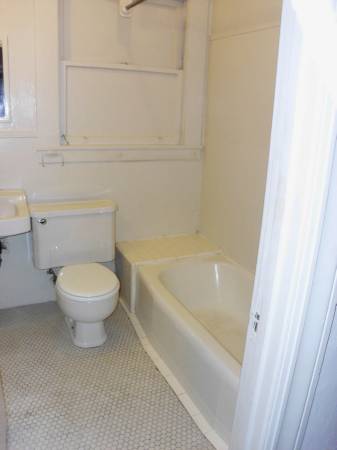 Apartments on Lakeside Dr · Oakland photo 5