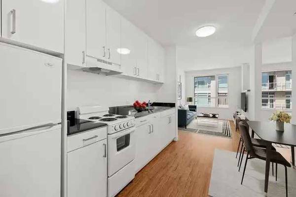 1188 Mission At Trinity Place photo 4