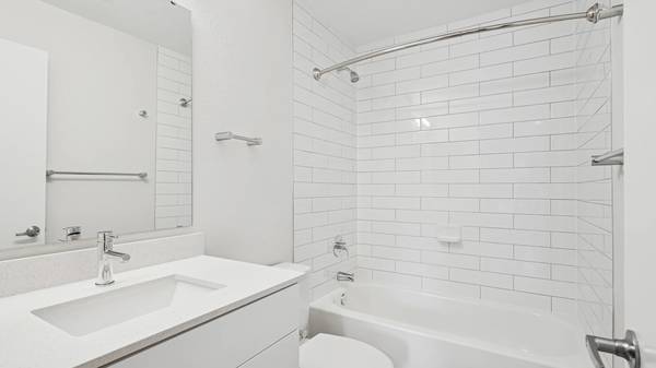 Apartments on S Main St Near Great Mall Pkwy · Milpitas photo 3