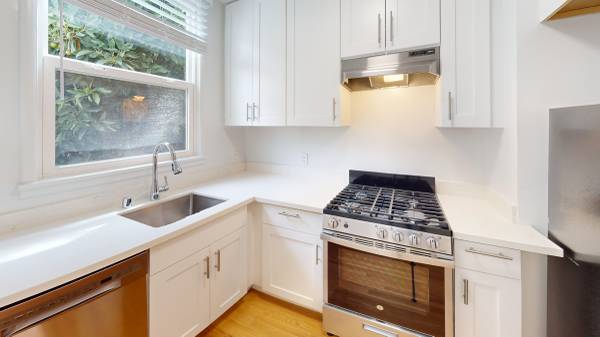 Rare Castro Retreat – Spacious 2br With Private Backyard photo 3
