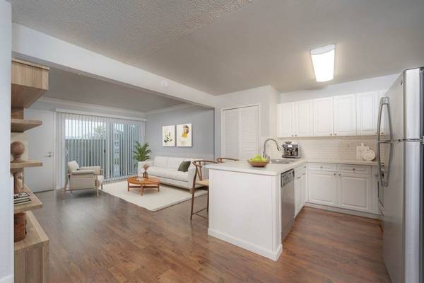 Breakwater Apartments photo 2