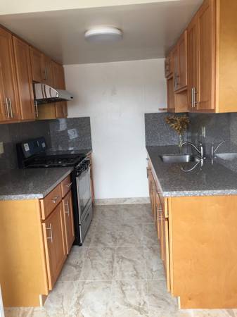 2BR/2BA Townhouse · Daly City photo 2