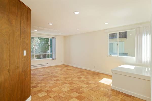 1BR/1BA Apartment · Oakland photo 2