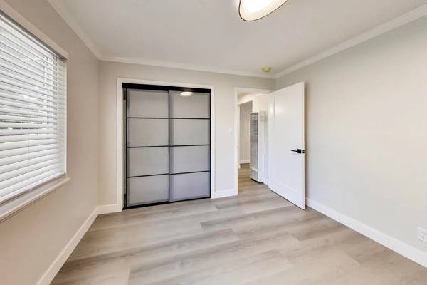 1265 Oak Grove Ave Burlingame, CA 94010 photo 5