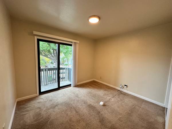 2BR/1BA Apartment · Berkeley photo 5
