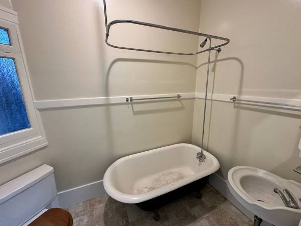 1BR/1BA Apartment · Berkeley photo 5