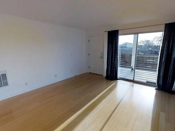 1BR/1BA Condo on Piedmont Ave · Oakland photo 2