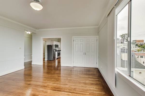 390 Liberty photo 3