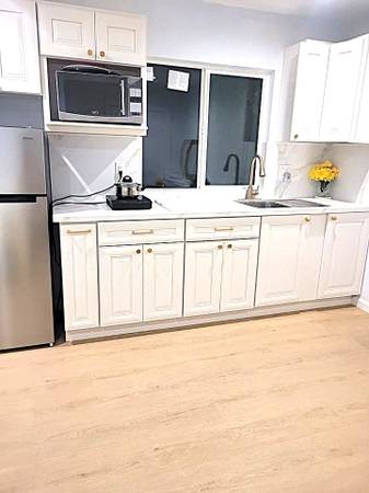 Lovely Cul-de-sac Home | New Flooring &amp; Paint photo 2