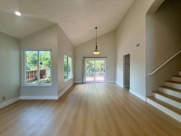 3BR/3BA Townhouse on Palo Alto Place · Pleasant Hill photo 2
