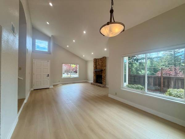 3BR/3BA Townhouse on Palo Alto Place · Pleasant Hill photo 5