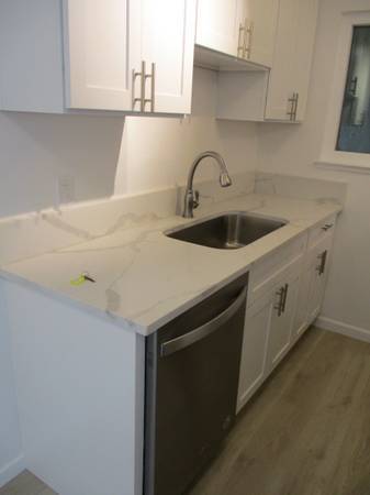 2BR/1BA Apartment on Third St. · Santa Cruz photo 4