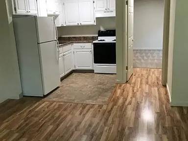 Colonial House Apartments photo 4