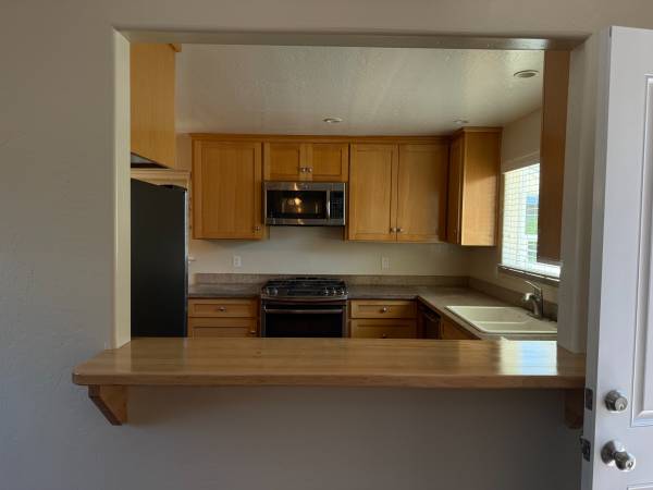 3BR/2BA Duplex · Scotts Valley photo 3