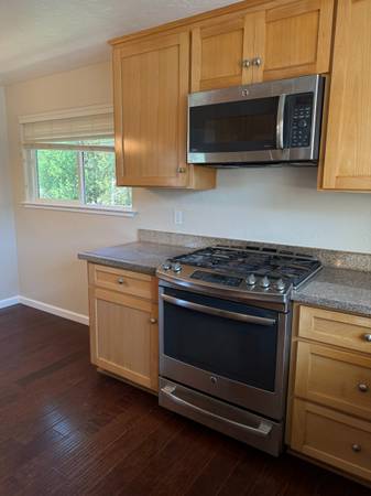 3BR/2BA Duplex · Scotts Valley photo 5