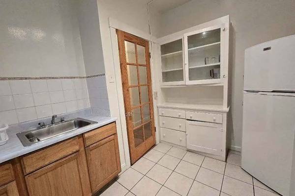 Bush st apts photo 4