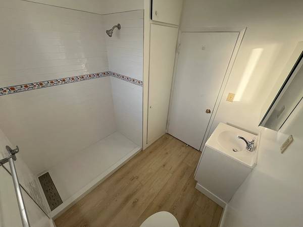 360 Palm Ave Oakland, CA 94610 photo 4