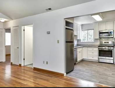 3BR/2BA Single Family House on Sherland Ave · Mountain View photo 3
