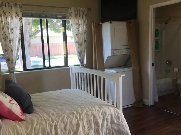In Law Adus on Saint Lawrence Dr · Santa Clara photo 4