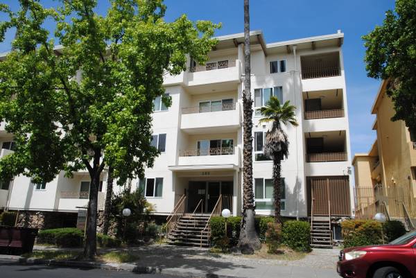 Apartments on Lee Street · Oakland