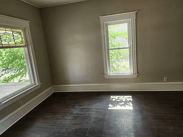 1BR/1BA Single Family House on 18th Ave · Whitestone photo 5