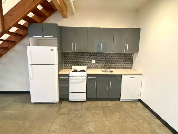 1BR/1BA Loft on Minnesota St · San Francisco photo 3