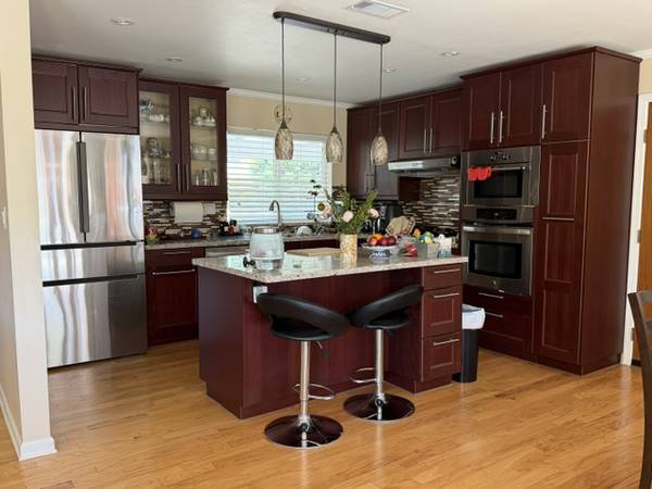 4BR/2BA Single Family House · Santa Clara photo 2