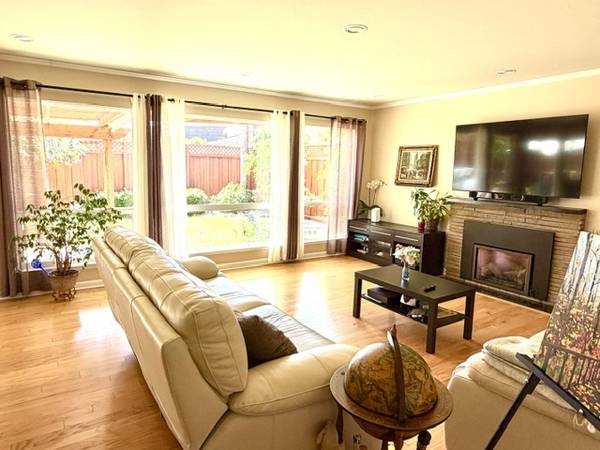 4BR/2BA Single Family House · Santa Clara photo 4