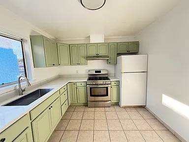 2BR/1BA Apartment on Chanslor Ave · Richmond photo 2
