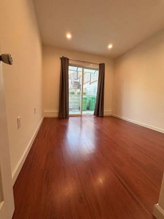 3272 21st St San Francisco, CA 94110 photo 4