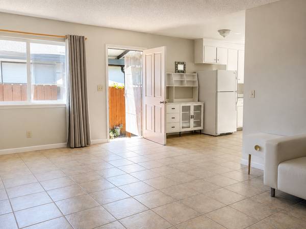 2BR/1BA Duplex · Santa Cruz photo 2