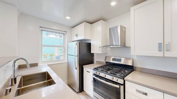 3BR/3BA Townhouse on Arballo · San Francisco