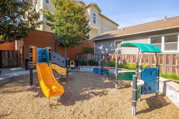 Apartments on San Pablo Avenue · Emeryville photo 4